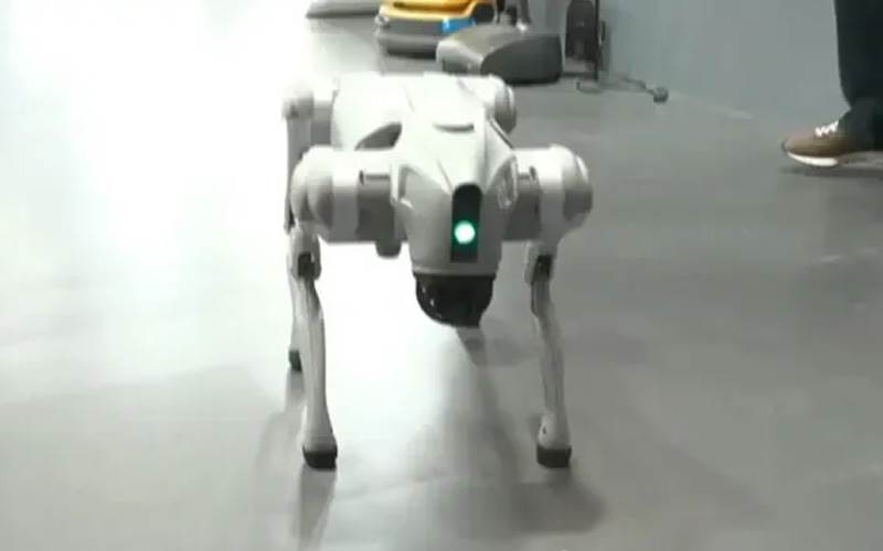 انڈیا اے آئی امپیکٹ سمٹ 2026 میں چینی روبوٹک ڈاگ پر تنازعہ